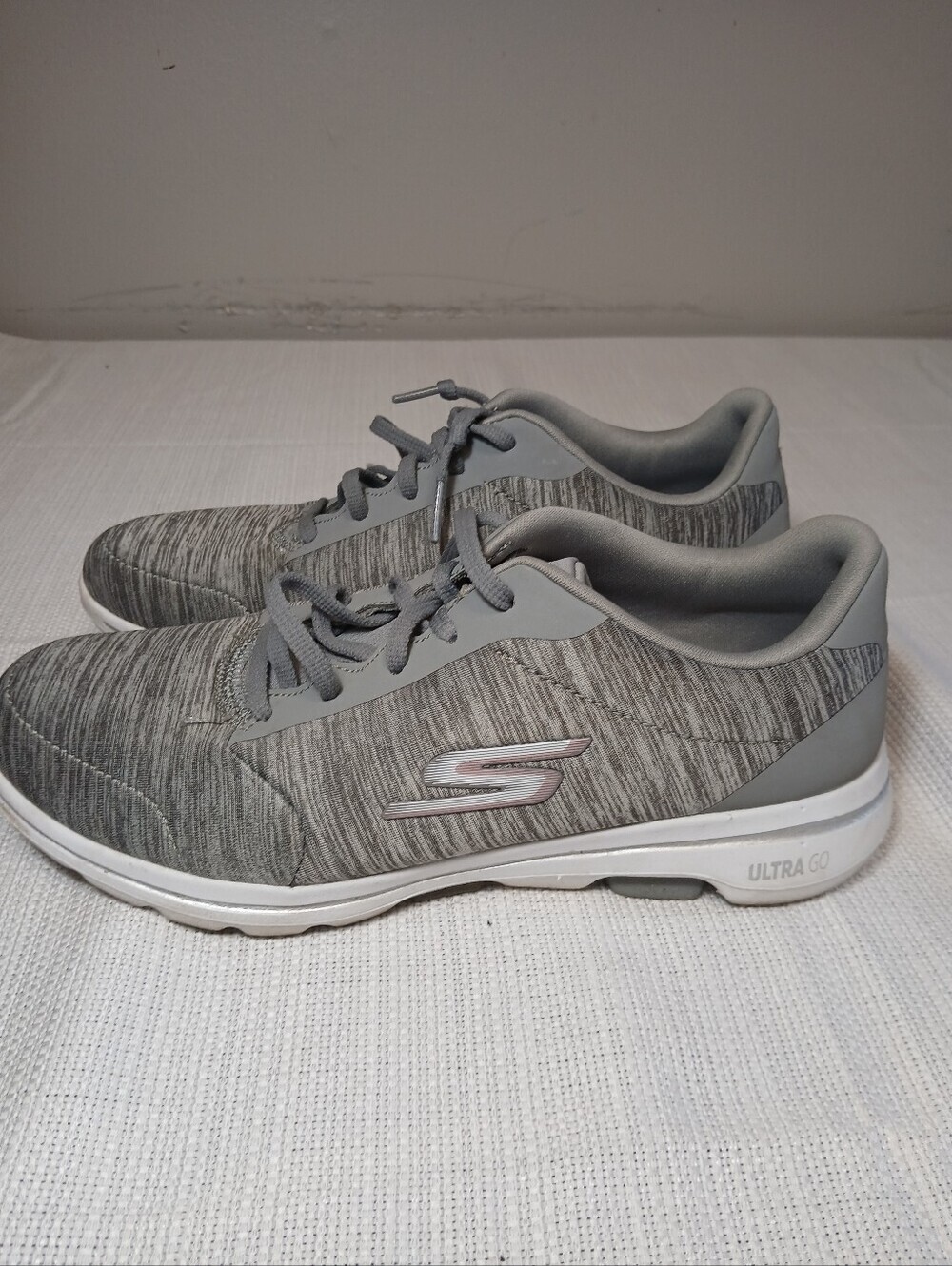 Skechers Men's Gray Knit Ultra GO Casual Sneakers